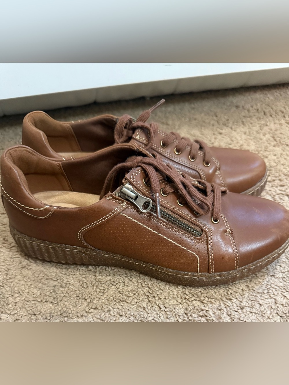 Clarks Collection Leather Sneaker with Zipper Caroline Janna Womens Size 9